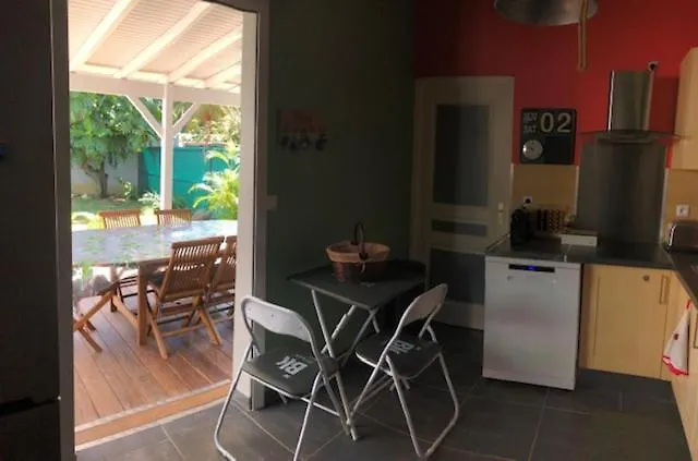 بيت للعطل Habitation Baliache - Maison Creole Avec Jardin Privatif, Plage A 200M ديساي