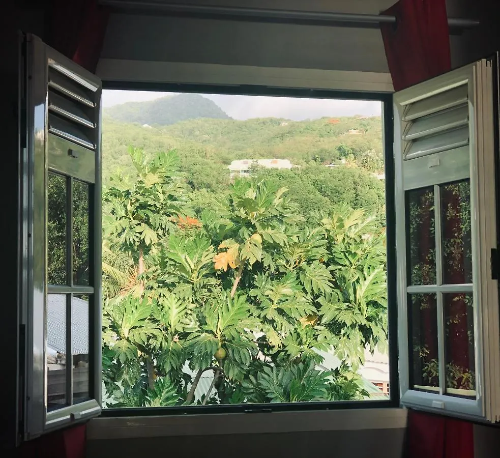 بيت للعطل Habitation Baliache - Maison Creole Avec Jardin Privatif, Plage A 200M ديساي