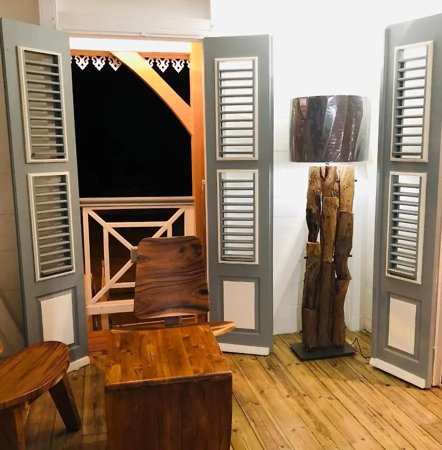 Habitation Baliache - Maison Creole Avec Jardin Privatif, Plage A 200M ديساي